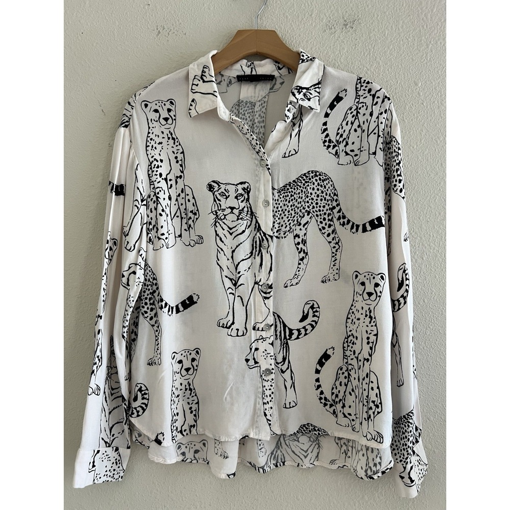 Jane + Delancey Women's S Off White Cheetah Tiger Print Rayon Button Down Shirt